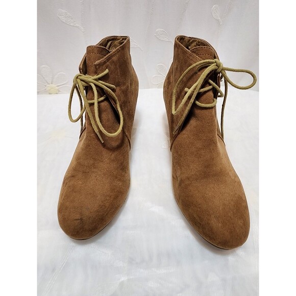 NEW DIRECTIONS WOMENS 9 BROWN BOOTIES CEDAR LACE UP SUEDE WEDGES CONTEMPORARY - Picture 3 of 16